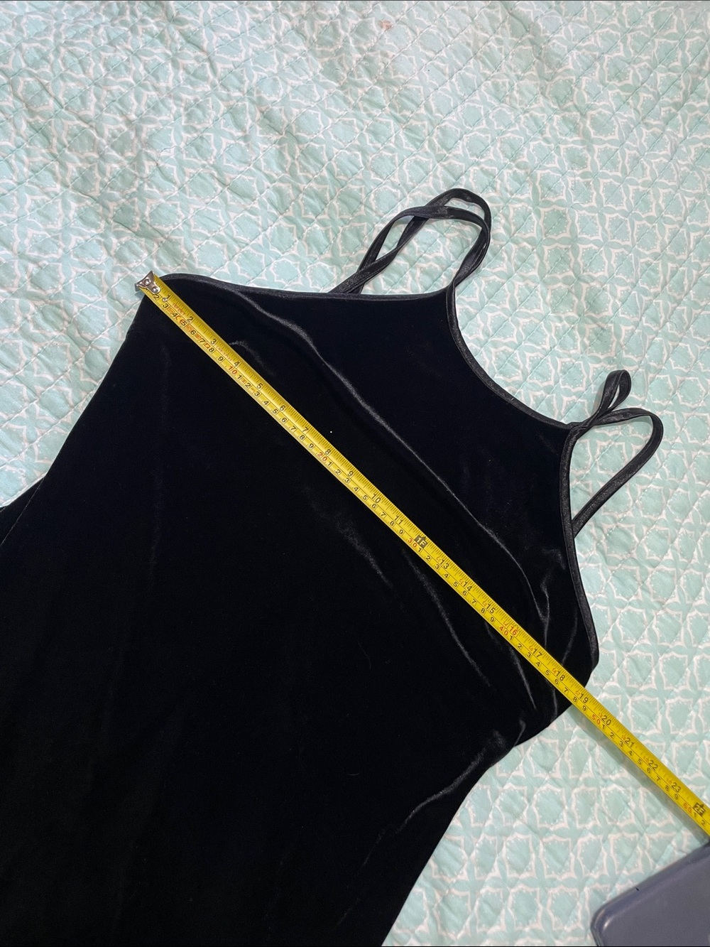 Black velvet slipped dress with side slit - Picture 5 of 9